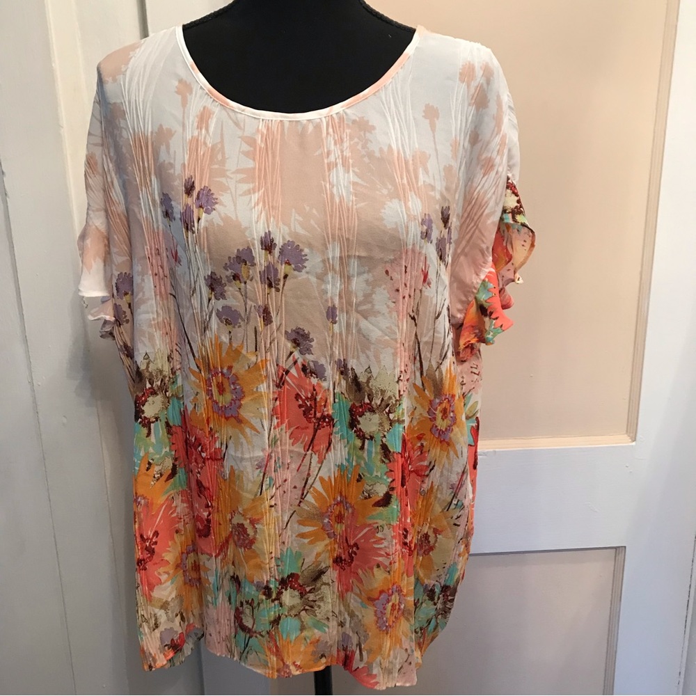 Mellissa Paige Multicolor Floral Semi Sheer Top Size Large